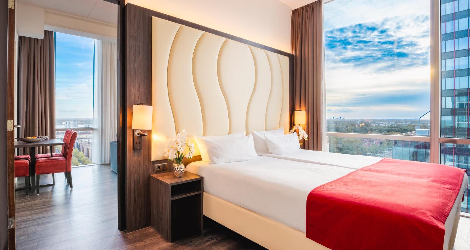 Plaza Premium آلميره المظهر الخارجي الصورة
