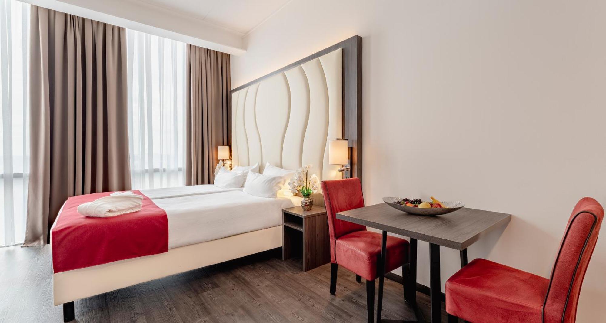 Plaza Premium آلميره المظهر الخارجي الصورة
