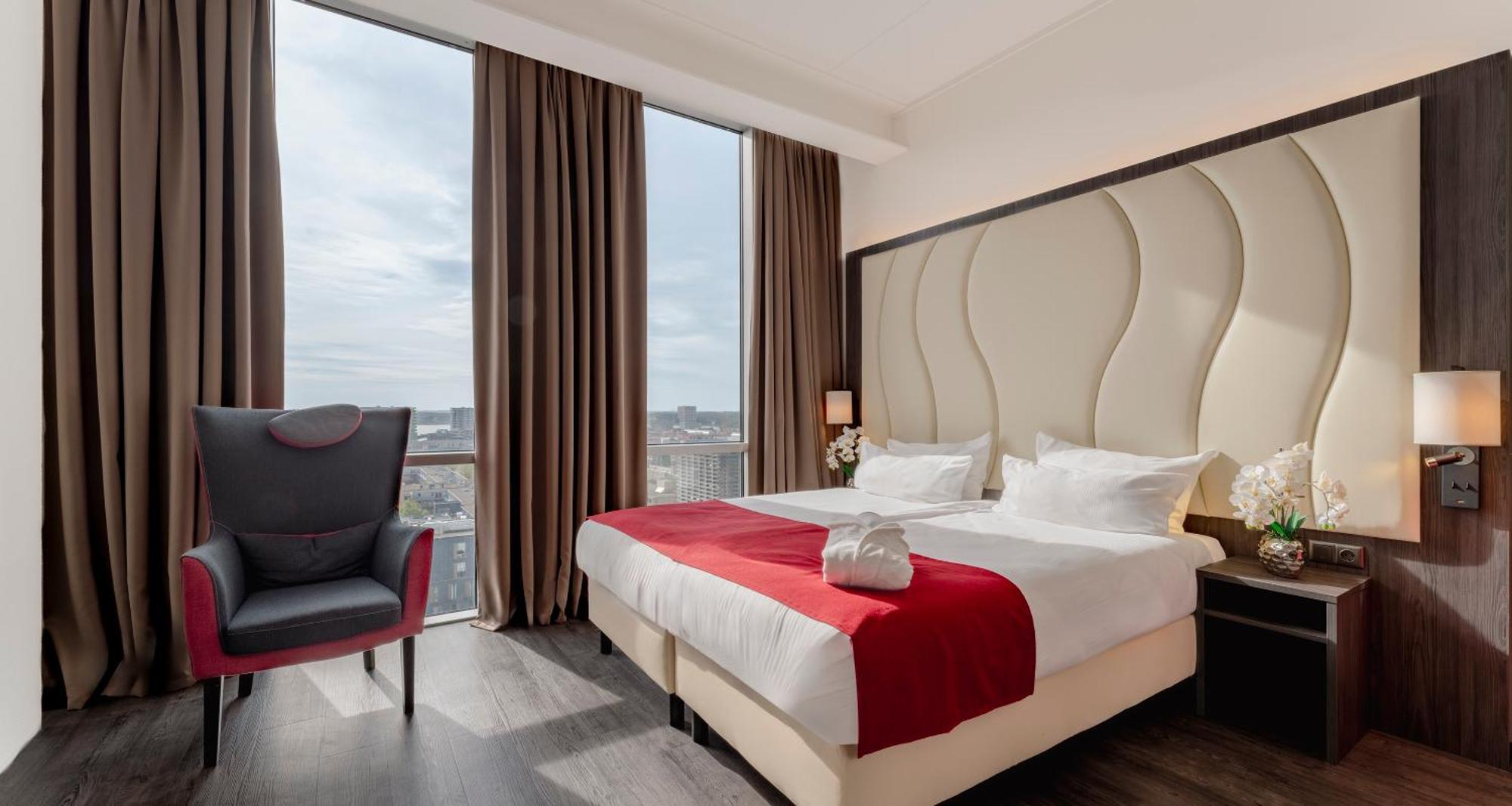 Plaza Premium آلميره المظهر الخارجي الصورة