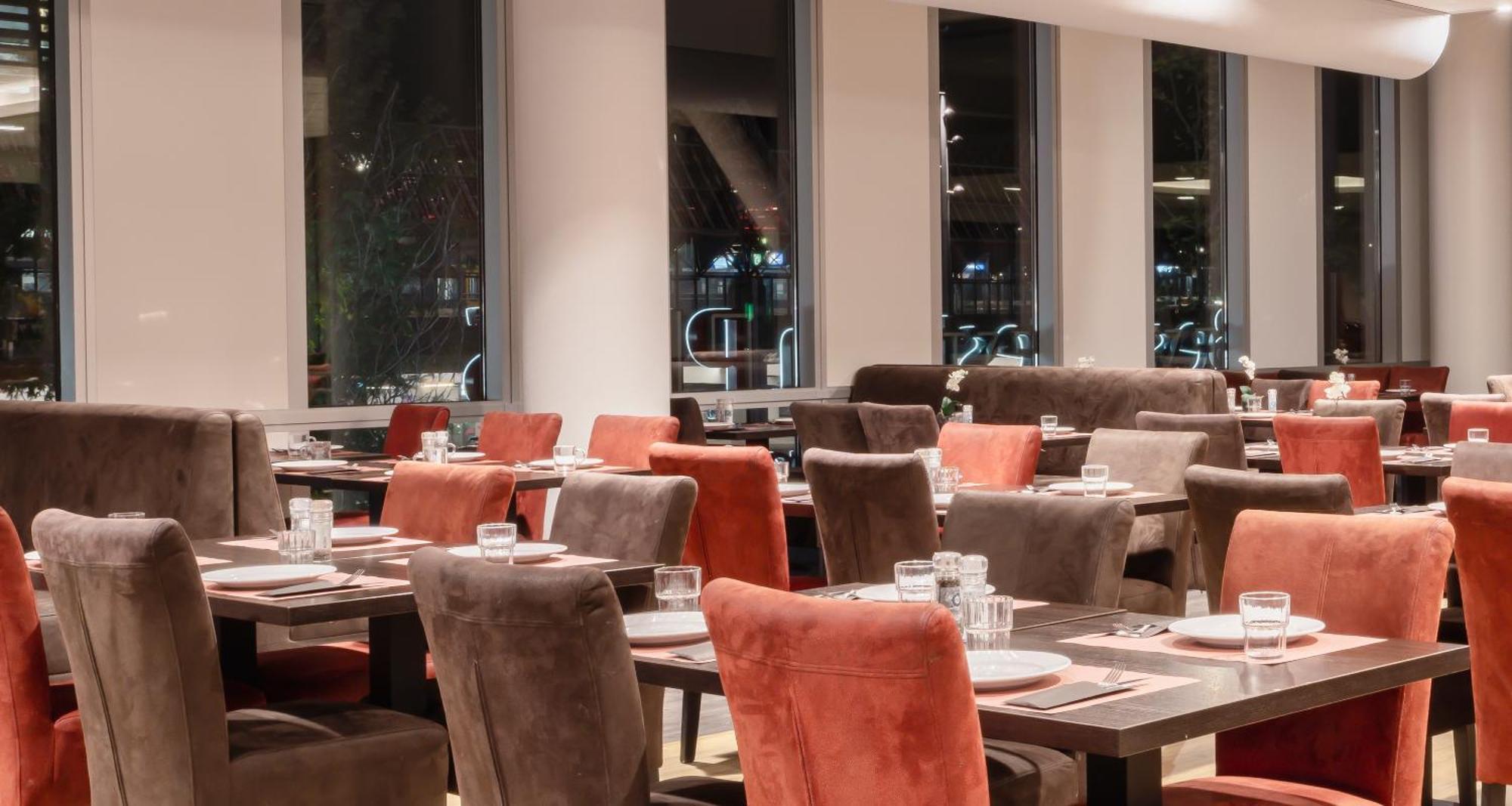 Plaza Premium آلميره المظهر الخارجي الصورة