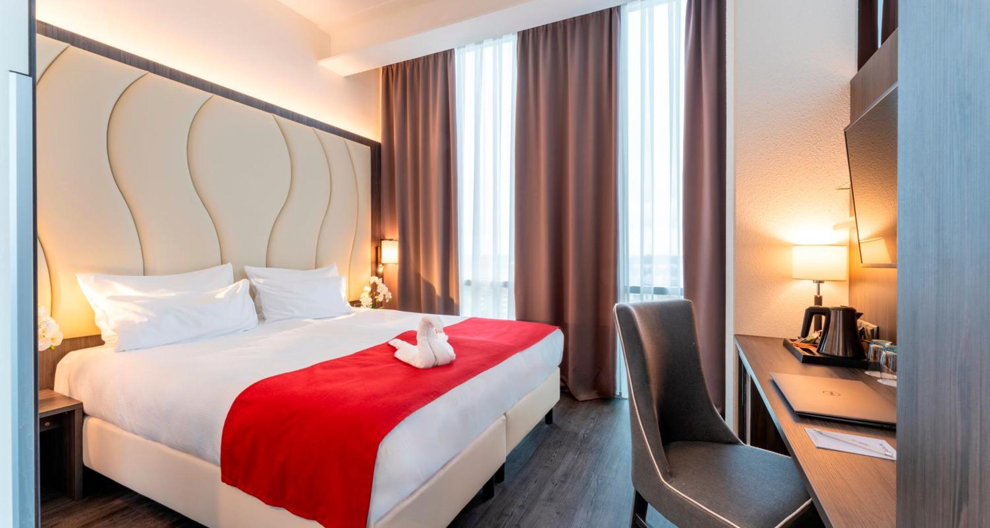Plaza Premium آلميره المظهر الخارجي الصورة