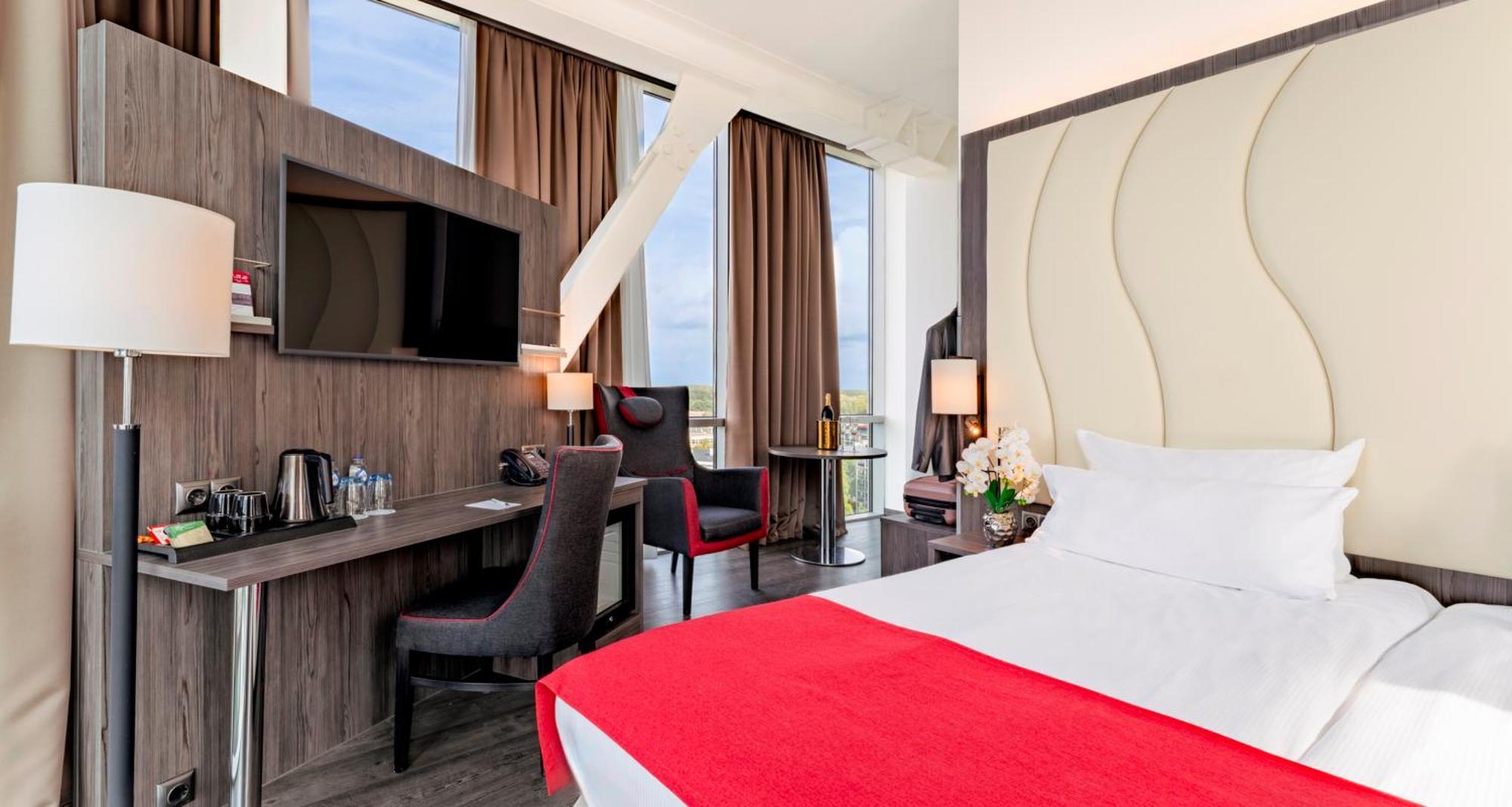 Plaza Premium آلميره المظهر الخارجي الصورة